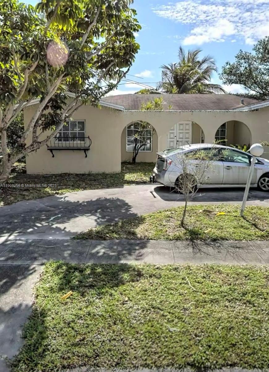 4981 SW 7th St, Margate FL 33068