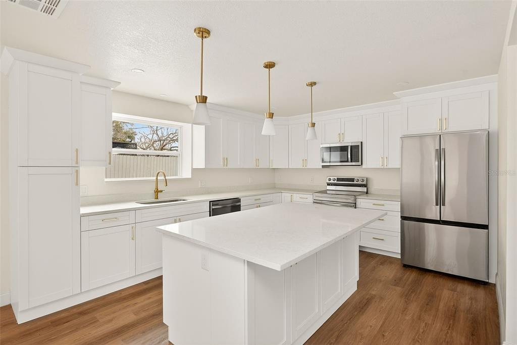 2171 BEECHER ROAD, CLEARWATER, FL — photo 3 of 30