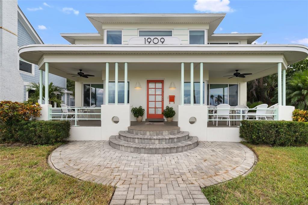 1909 BEACH DRIVE SE