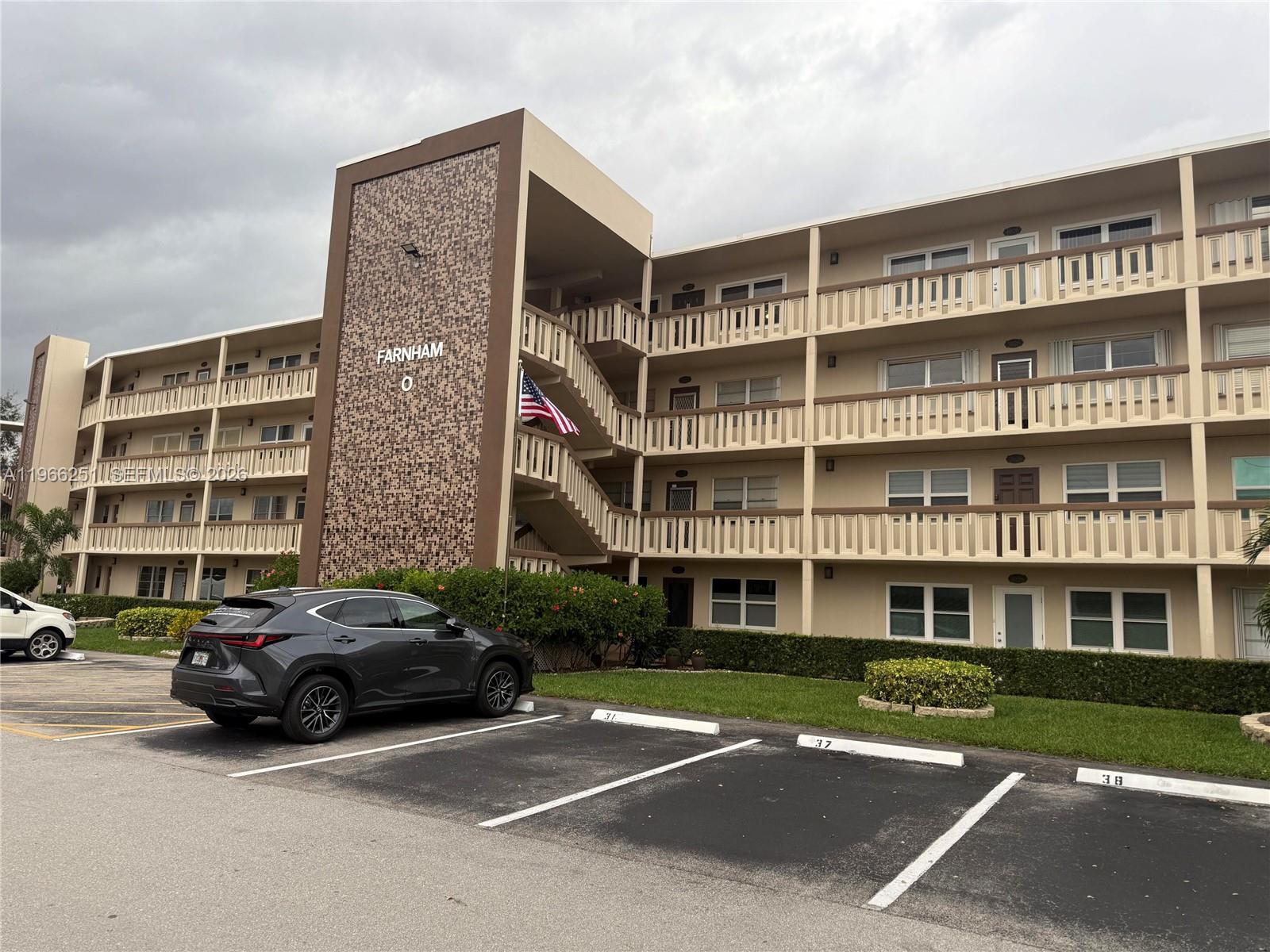 2027 Farnham O # 2027, Deerfield Beach FL 33442