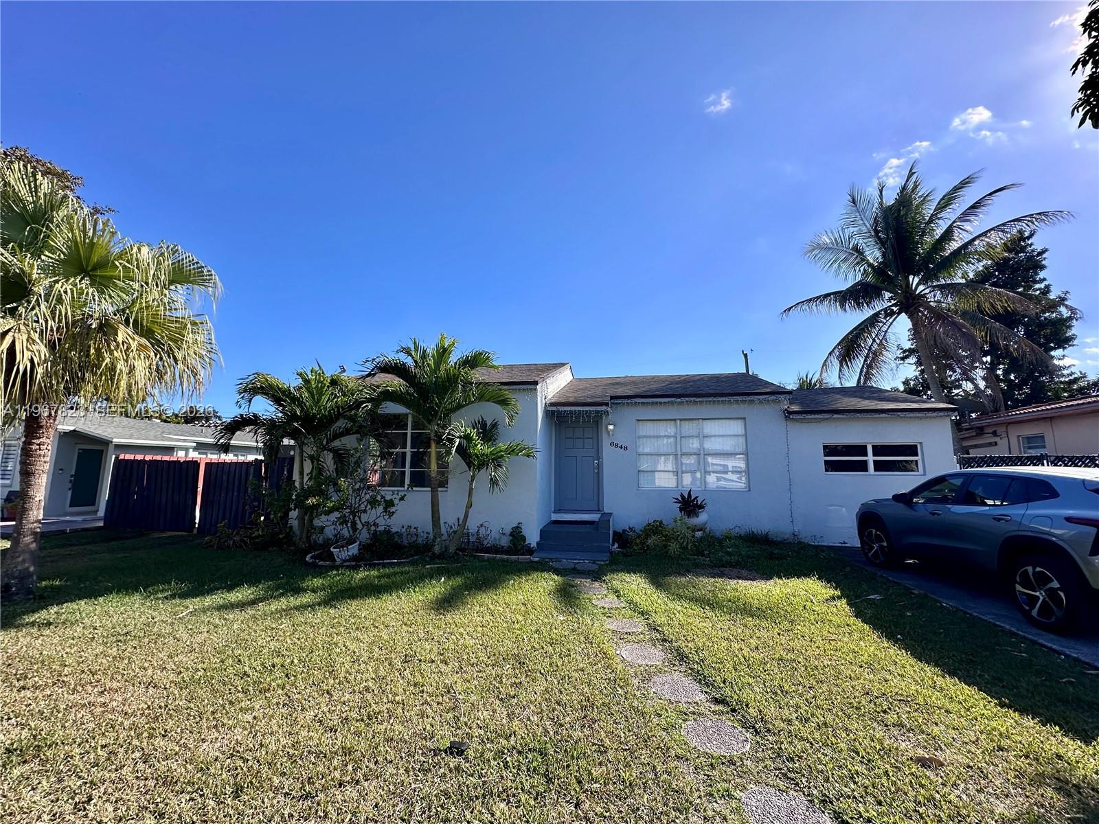 6848 SW 38th St, Miami FL 33155