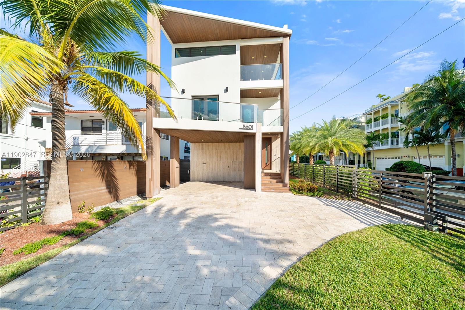 5601 N Ocean Dr, Hollywood FL 33019