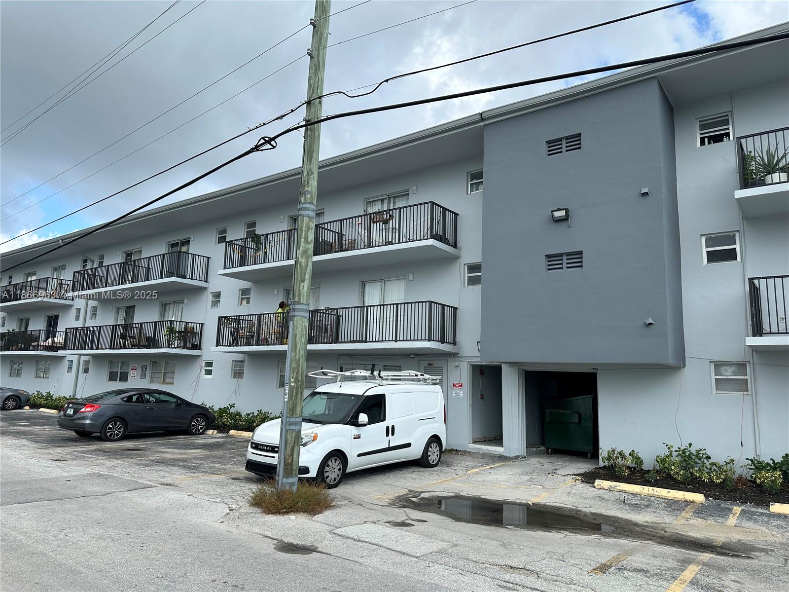 1100 NE 1 # 111, Hallandale Beach FL 33009