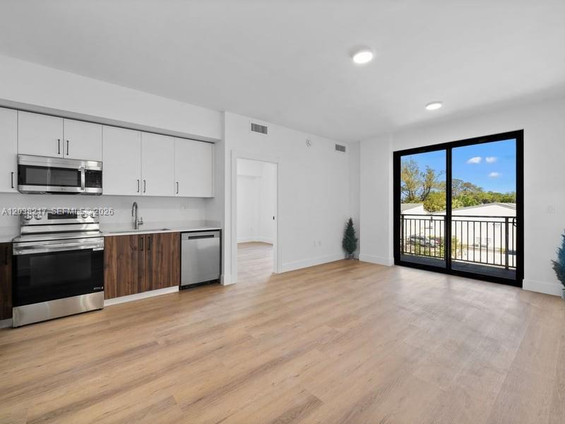 2479 NE 192nd St # 306, Miami FL 33180