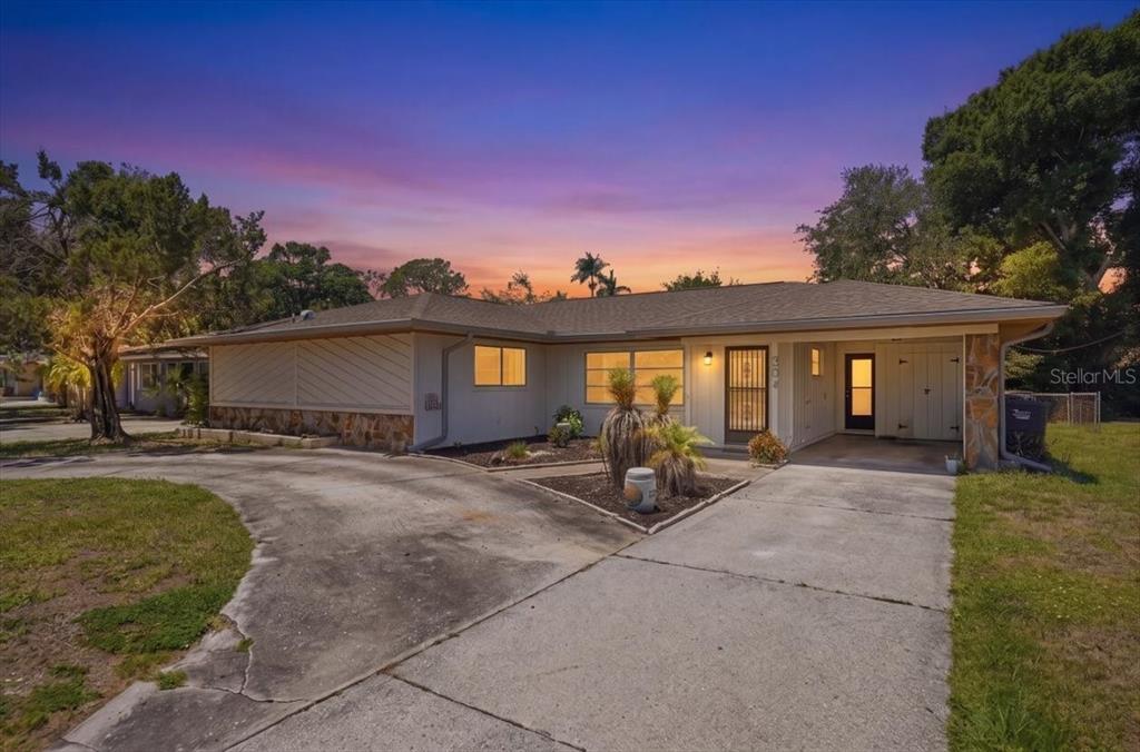304 42ND STREET W