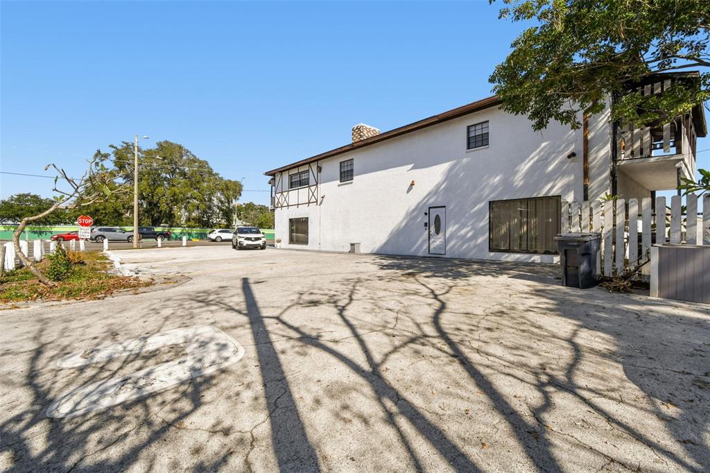 3601 E BUSCH BOULEVARD, TAMPA, FL — photo 3 of 30