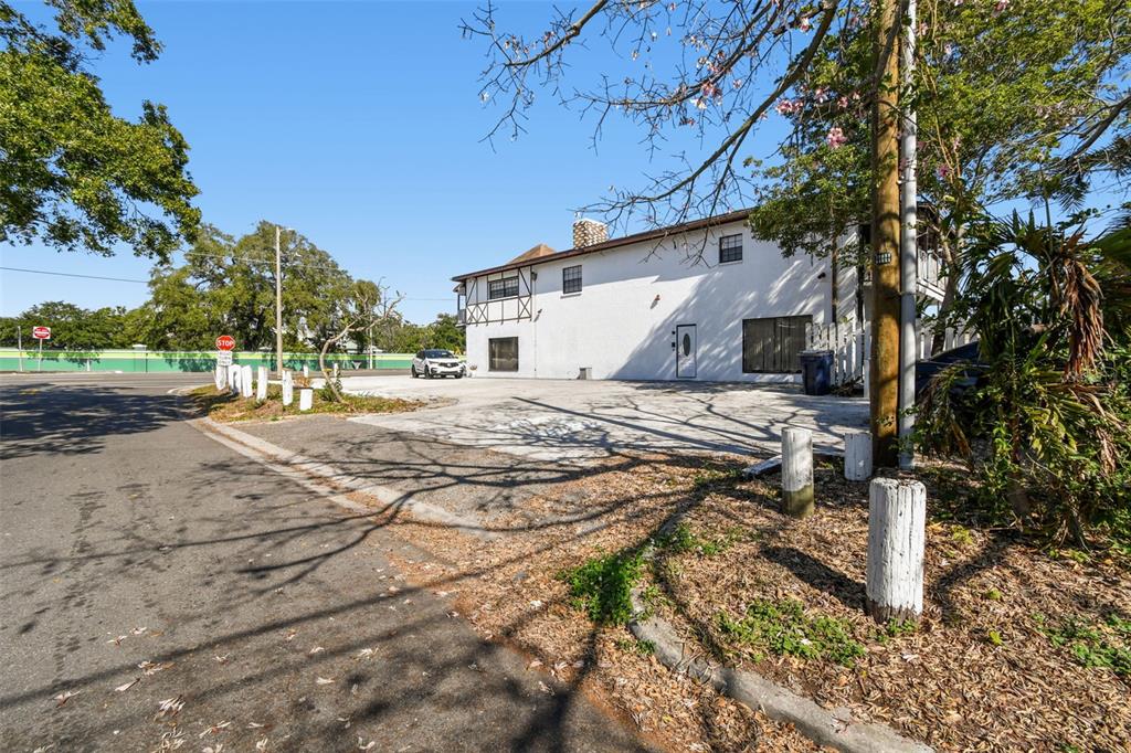 3601 E BUSCH BOULEVARD, TAMPA, FL — photo 4 of 30