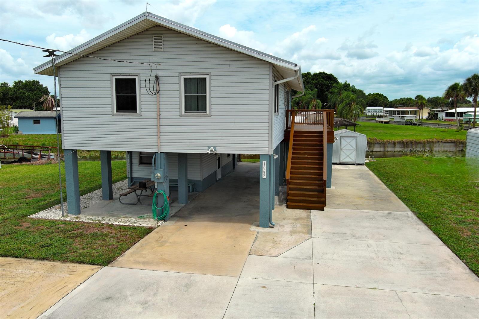 1065 Peach Lane, Okeechobee FL 34974