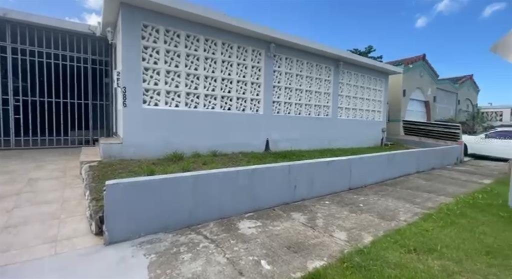 2FL386 VILLA FONTANA AVE. RAFAEL CARRION