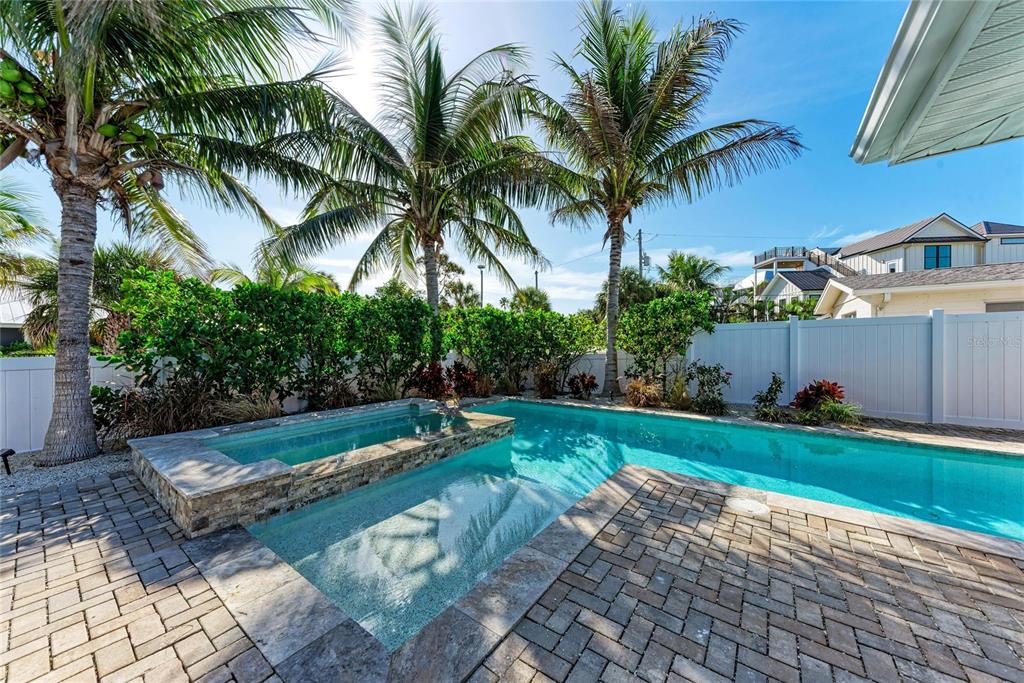 150 CRESCENT DRIVE, ANNA MARIA, FL — photo 3 of 30