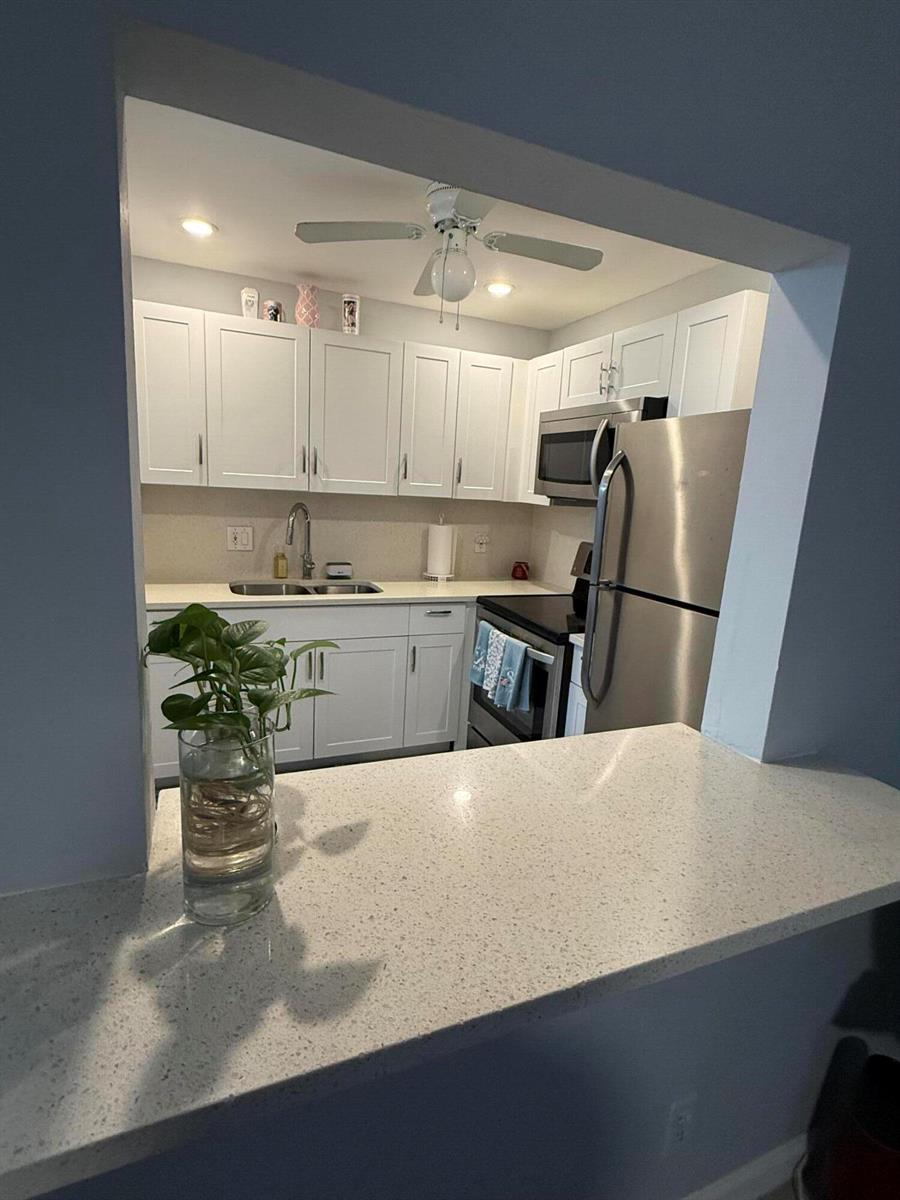 200 Village Green Circle E # K218, Palm Springs FL 33461