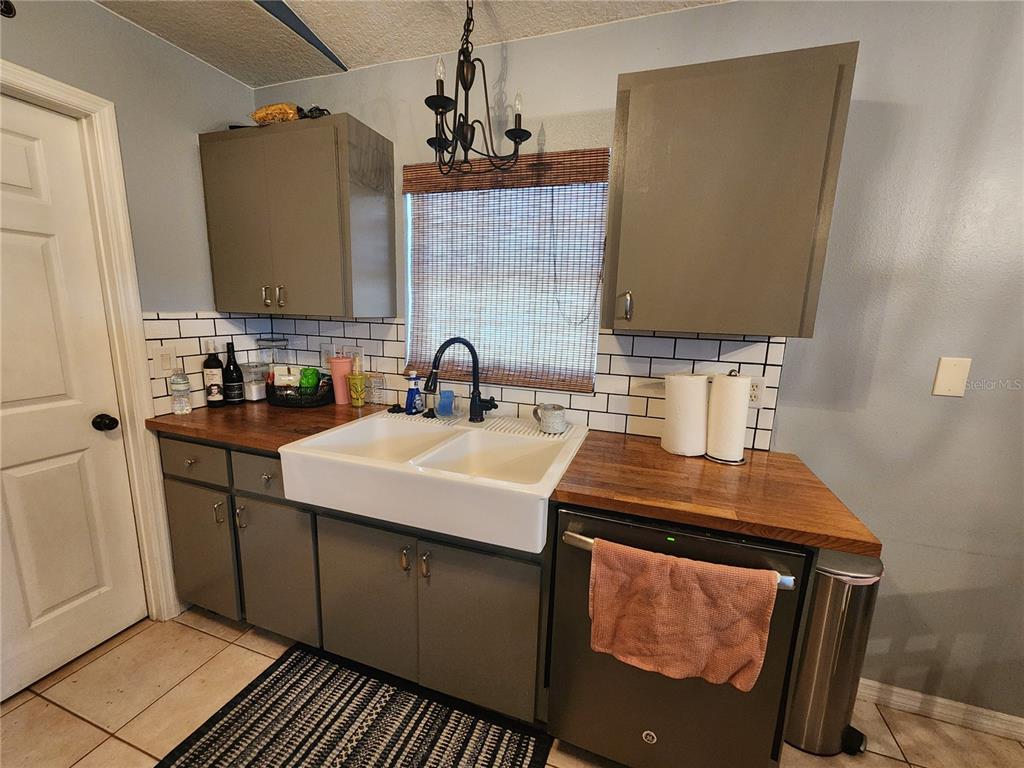 315 EIDER ROAD, VENICE, FL — photo 2 of 12