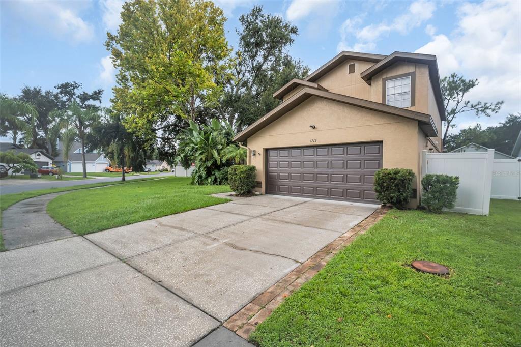1715 LARABIE COURT