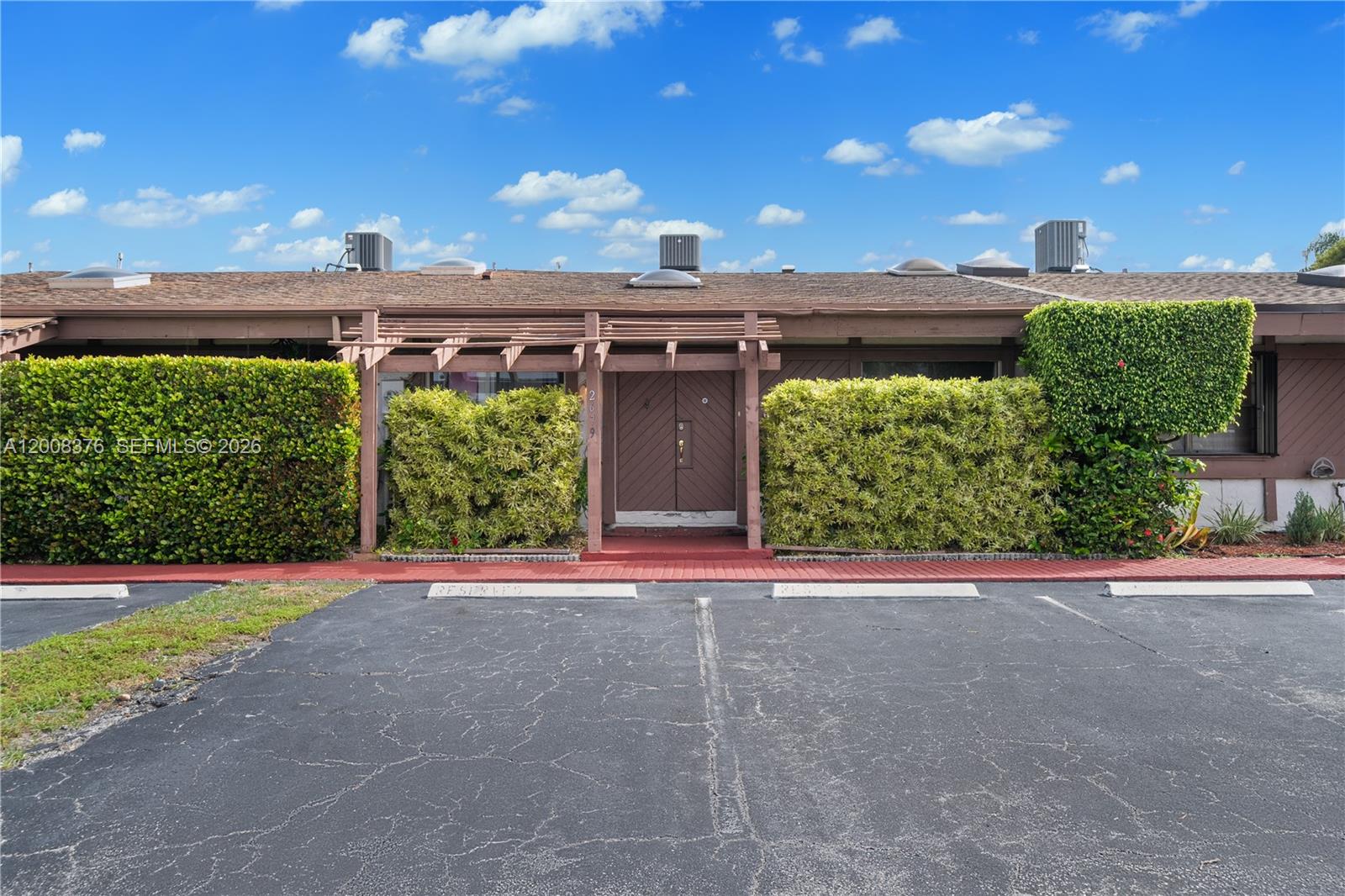 2679 S Parkview Dr, Hallandale Beach FL 33009
