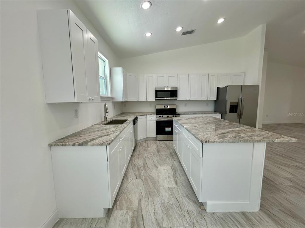 28 COXSWAIN DRIVE, PLACIDA, FL — photo 5 of 21