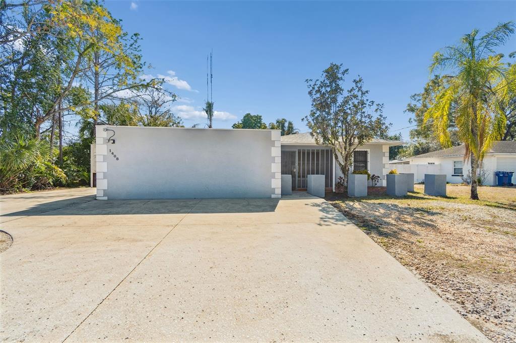 1408 W LINEBAUGH AVENUE
