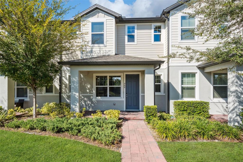 988 LEGACY WINDS WAY
