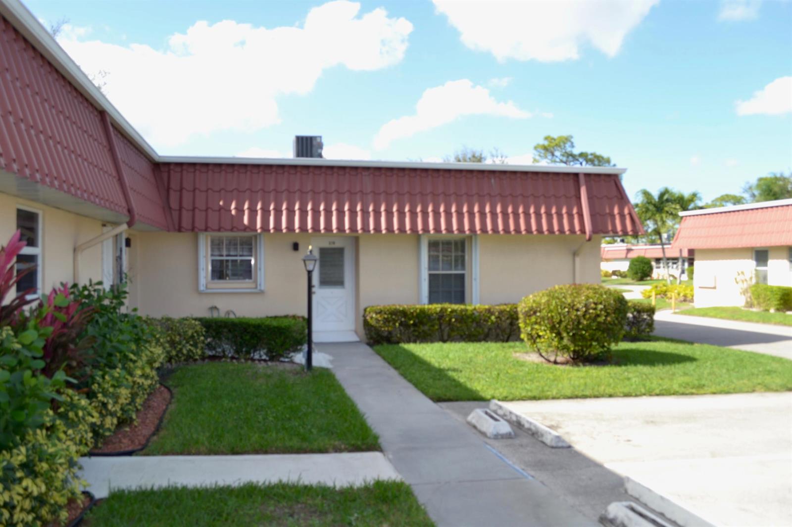 570 Laconia Circle, Lake Worth FL 33467