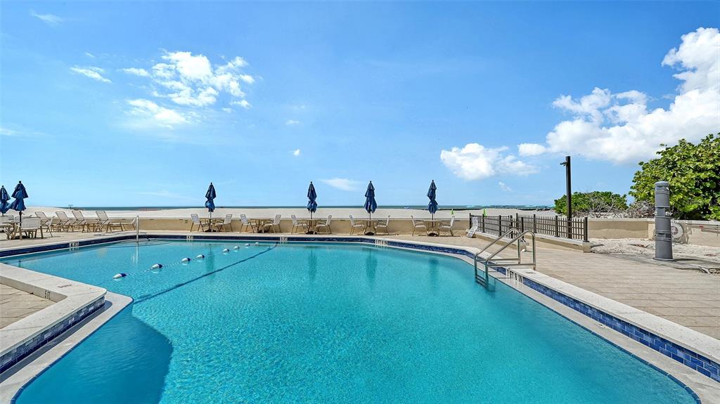 800 BENJAMIN FRANKLIN DRIVE UNIT 202, SARASOTA, FL — photo 4 of 30