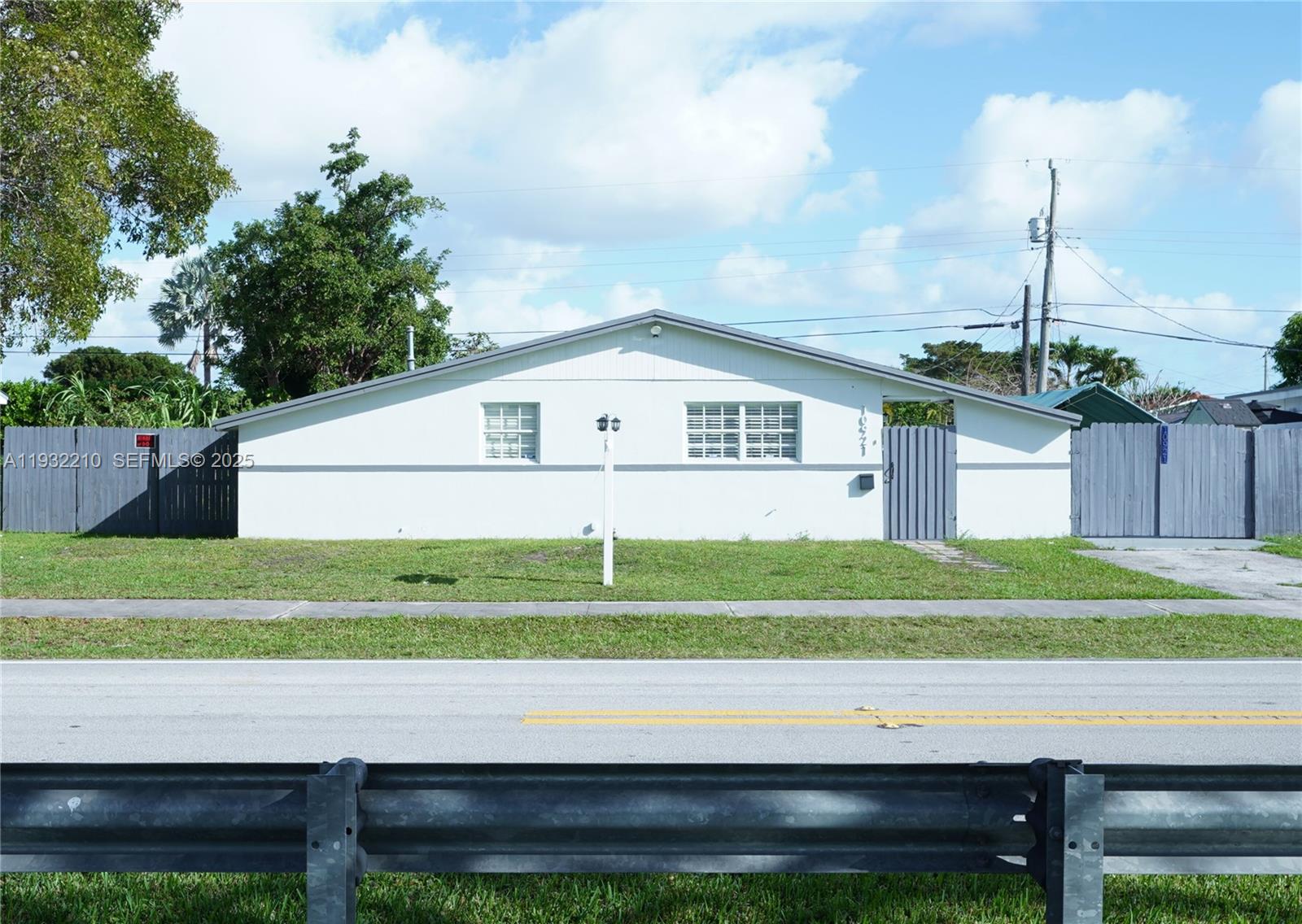 10921 N Snapper Creek Dr, Miami FL 33173