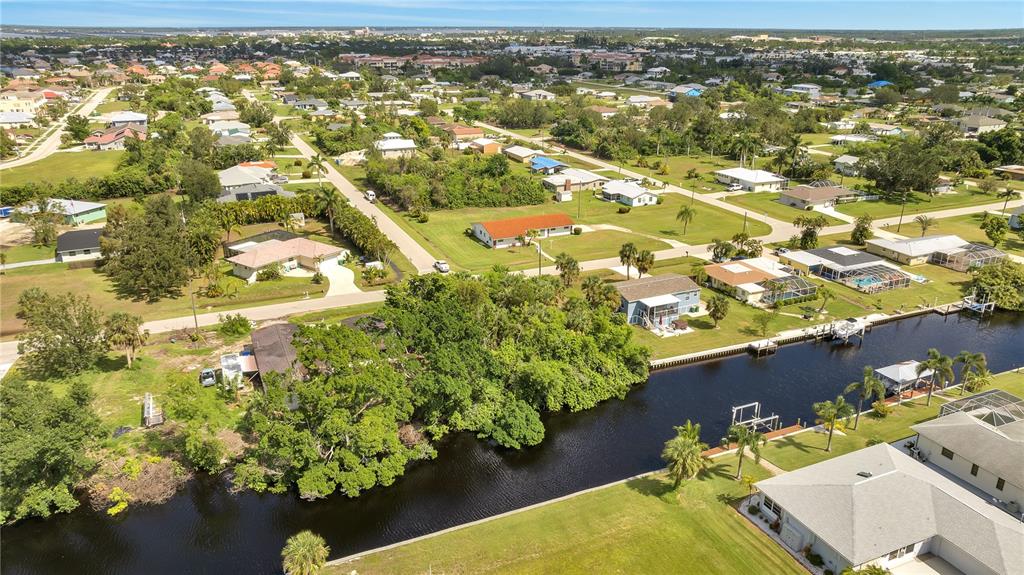 727 MARLIN DRIVE, PUNTA GORDA, FL — photo 3 of 7