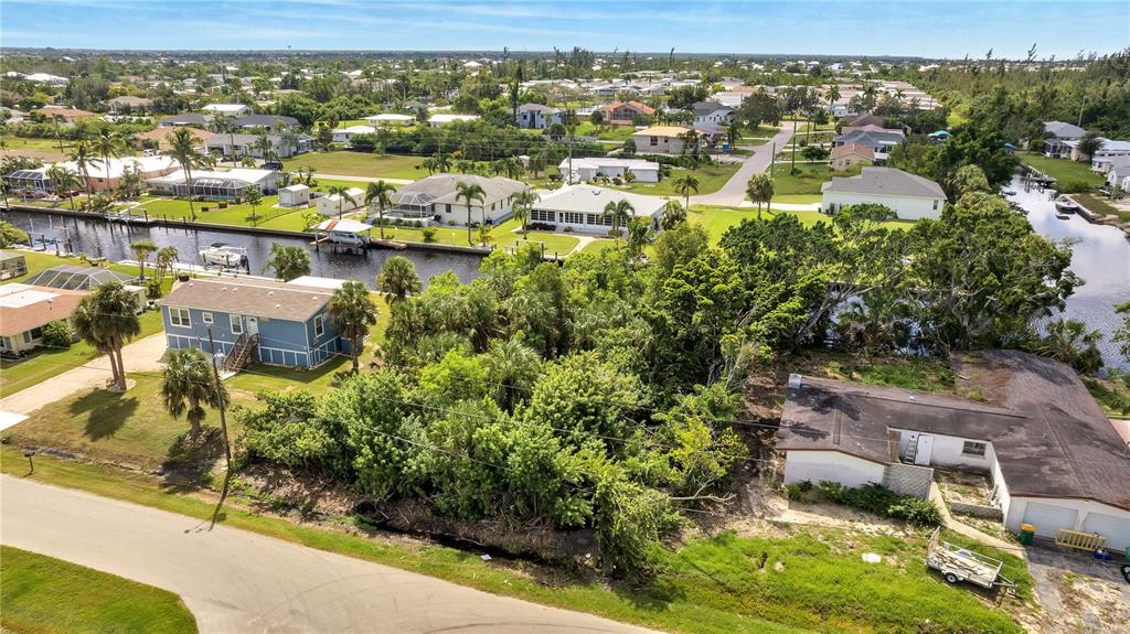 727 MARLIN DRIVE, PUNTA GORDA, FL — photo 4 of 7
