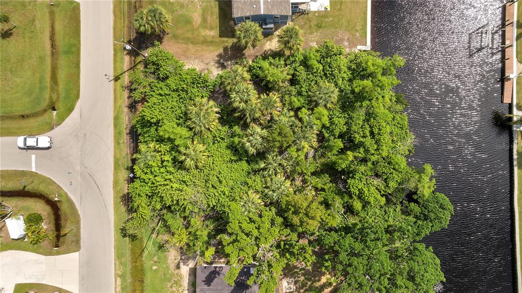 727 MARLIN DRIVE, PUNTA GORDA, FL — photo 5 of 7