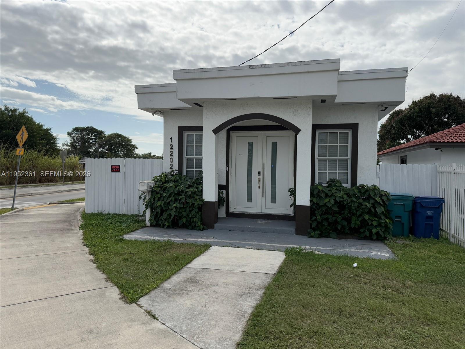 12202 SW 216th St, Miami FL 33170