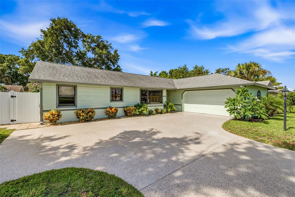 10752 126TH AVENUE, LARGO, FL — photo 3 of 30