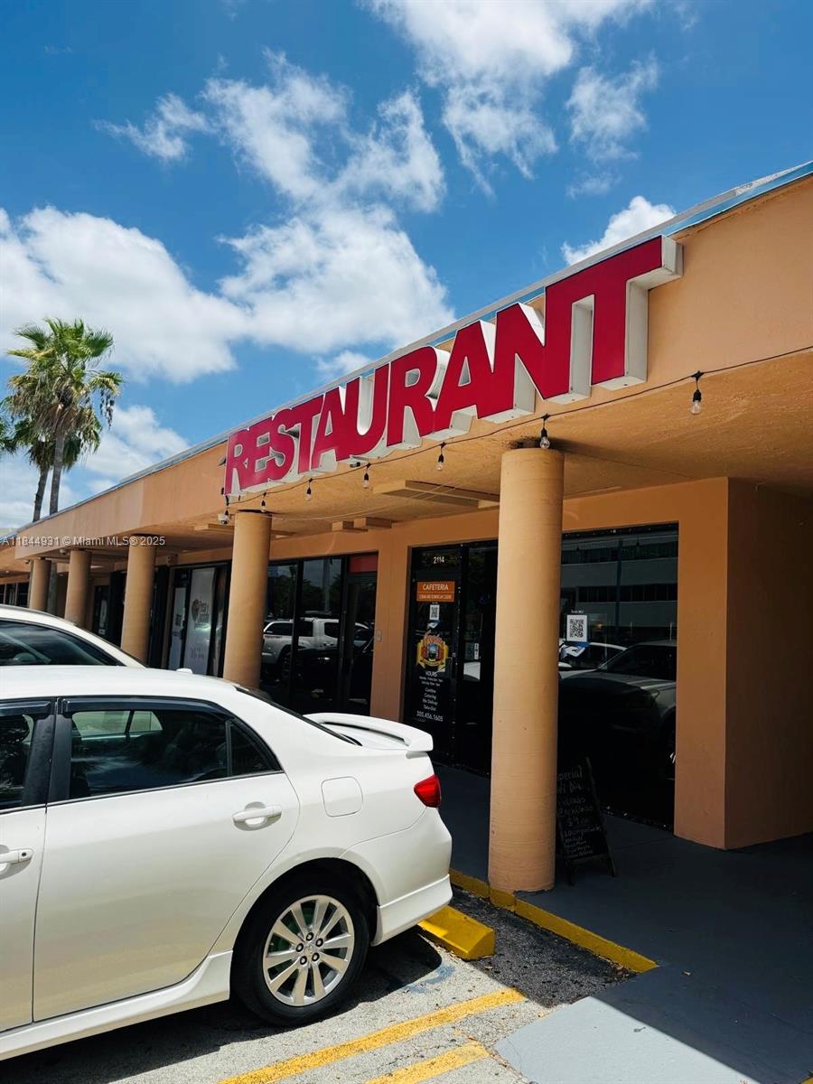 2114 W 68 St, Hialeah FL 33016