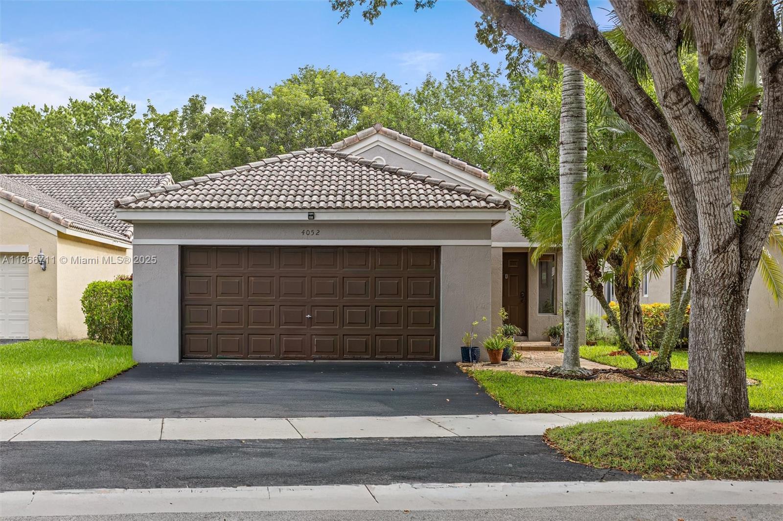 4052 Pine Ridge Ln, Weston FL 33331