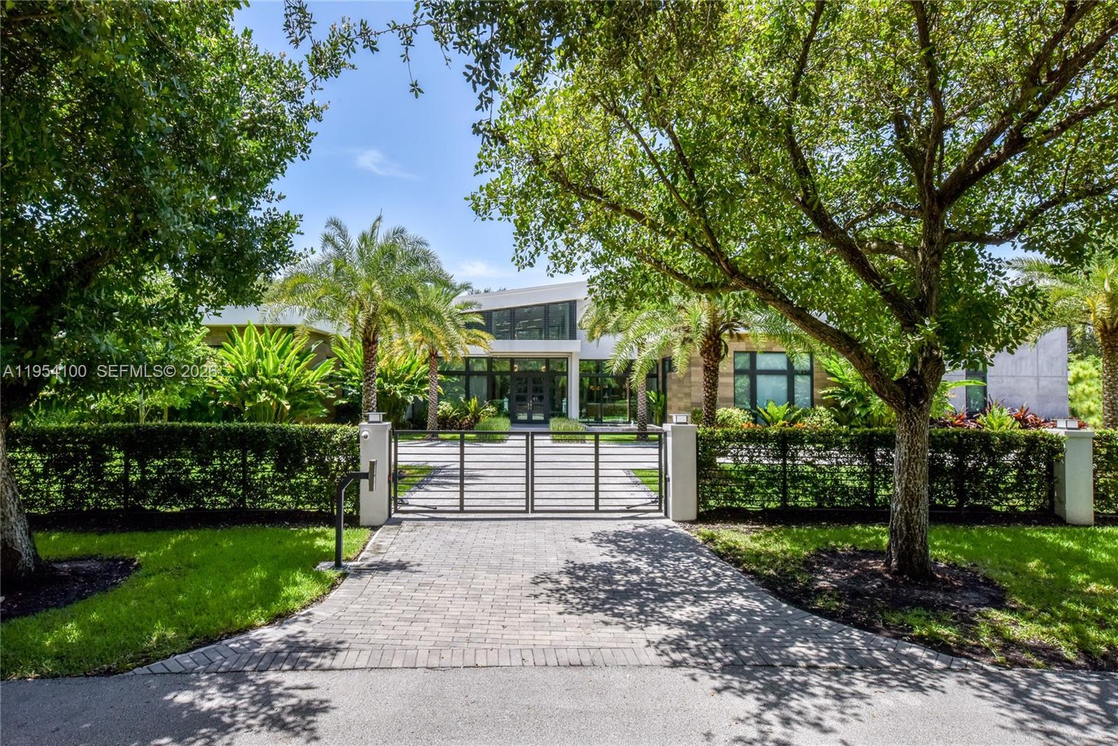 11050 SW 69th Ave, Pinecrest FL 33156, PINECREST, FL — photo 3 of 30