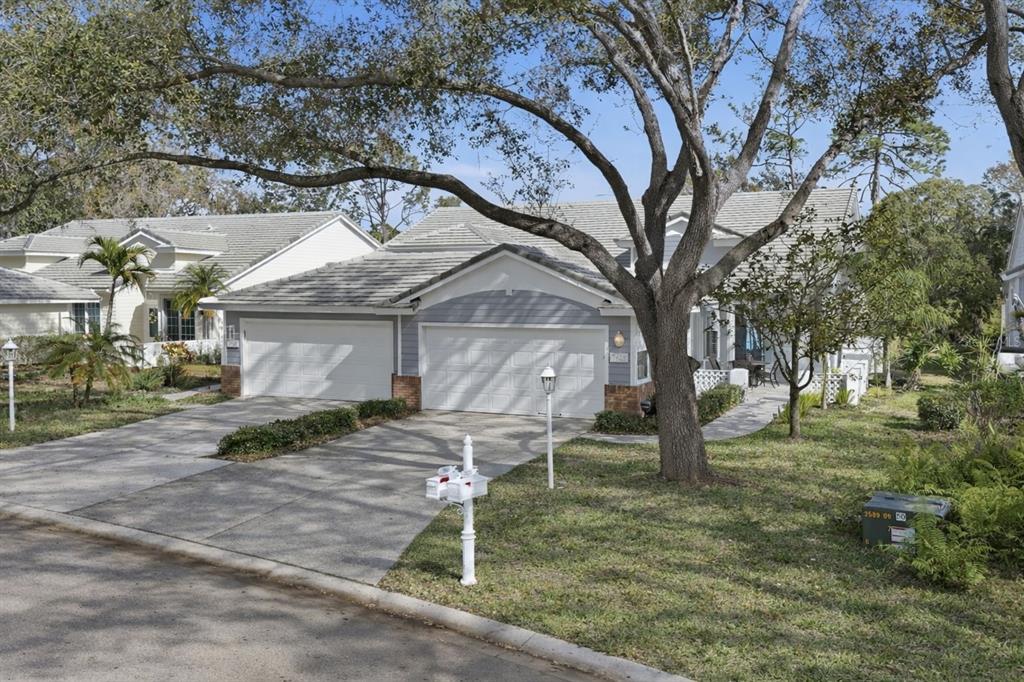 7623 WHITEBRIDGE GLEN