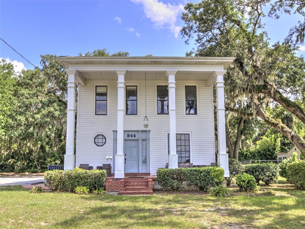 944 E SILVER SPRINGS BOULEVARD