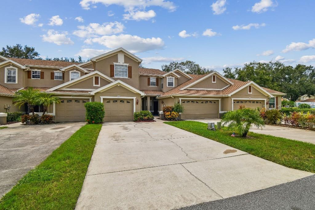 527 SPRING LAKE CIRCLE
