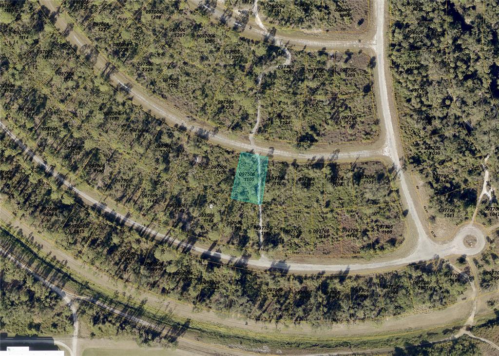 This is a map showing a highlighted plot of land in a residential subdivision — HERMOSA (LOT 5) CIRCLE, NORTH PORT, FL