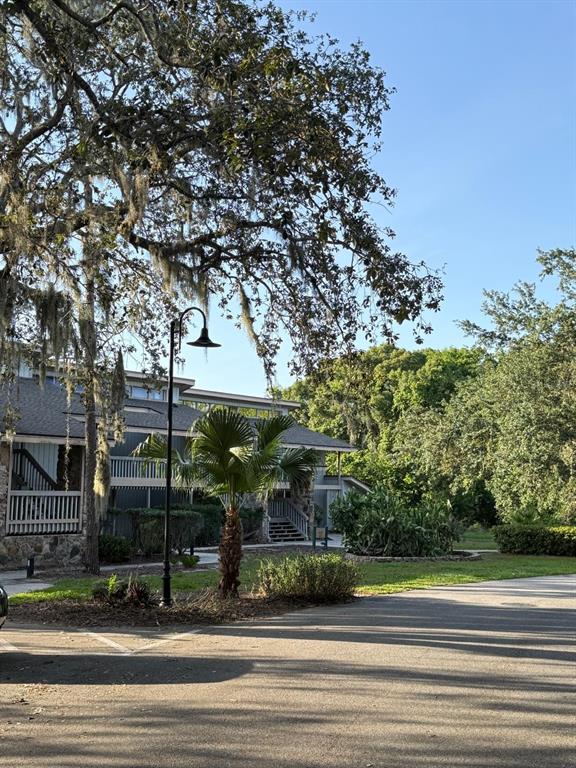 821 PINEWOOD COURT UNIT 821