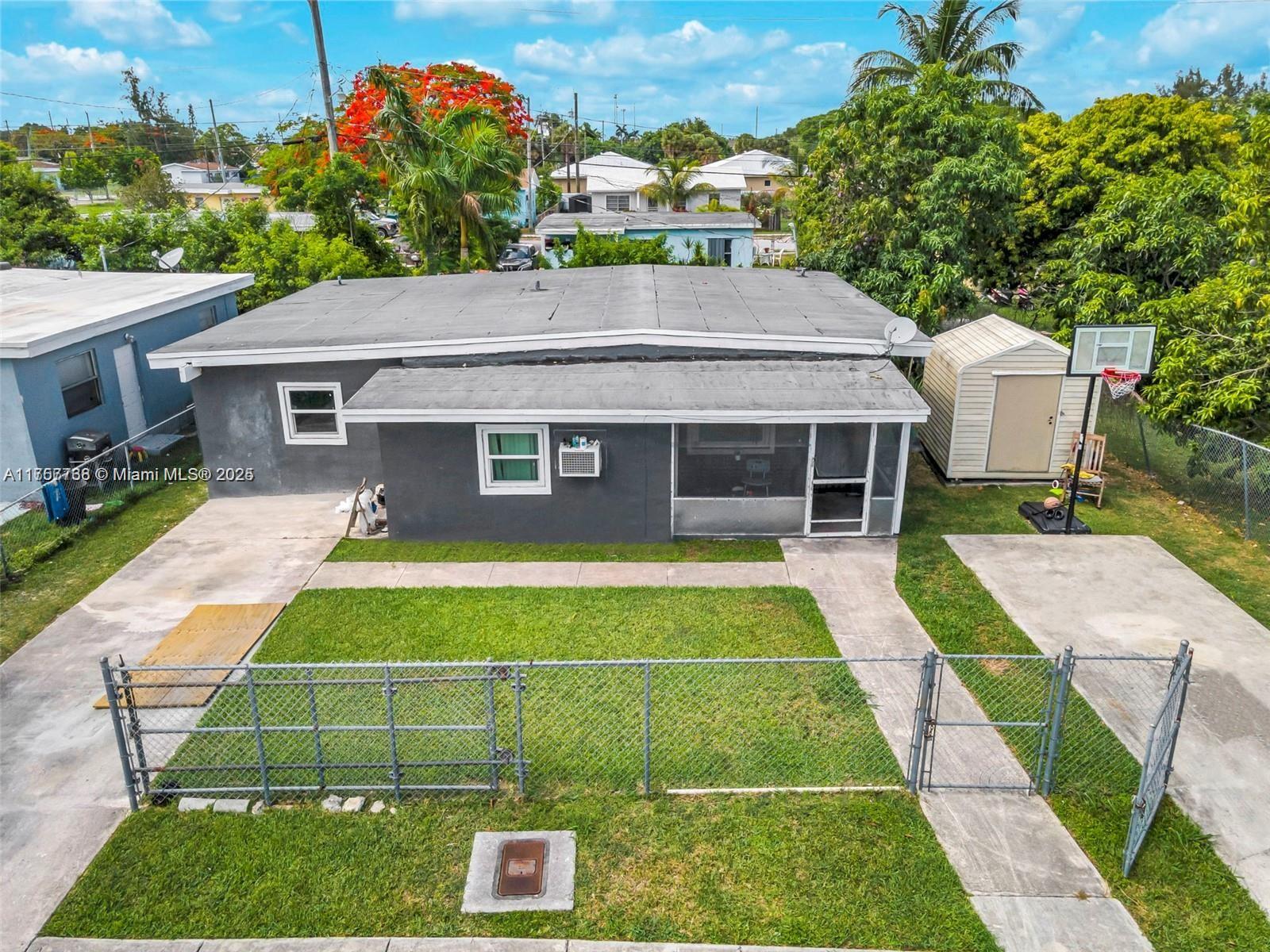 528 NW 10th St, Florida City FL 33034