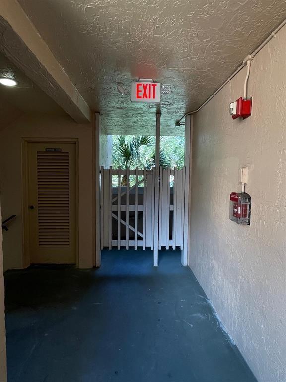 PLANTATION, FL — photo 4 of 19