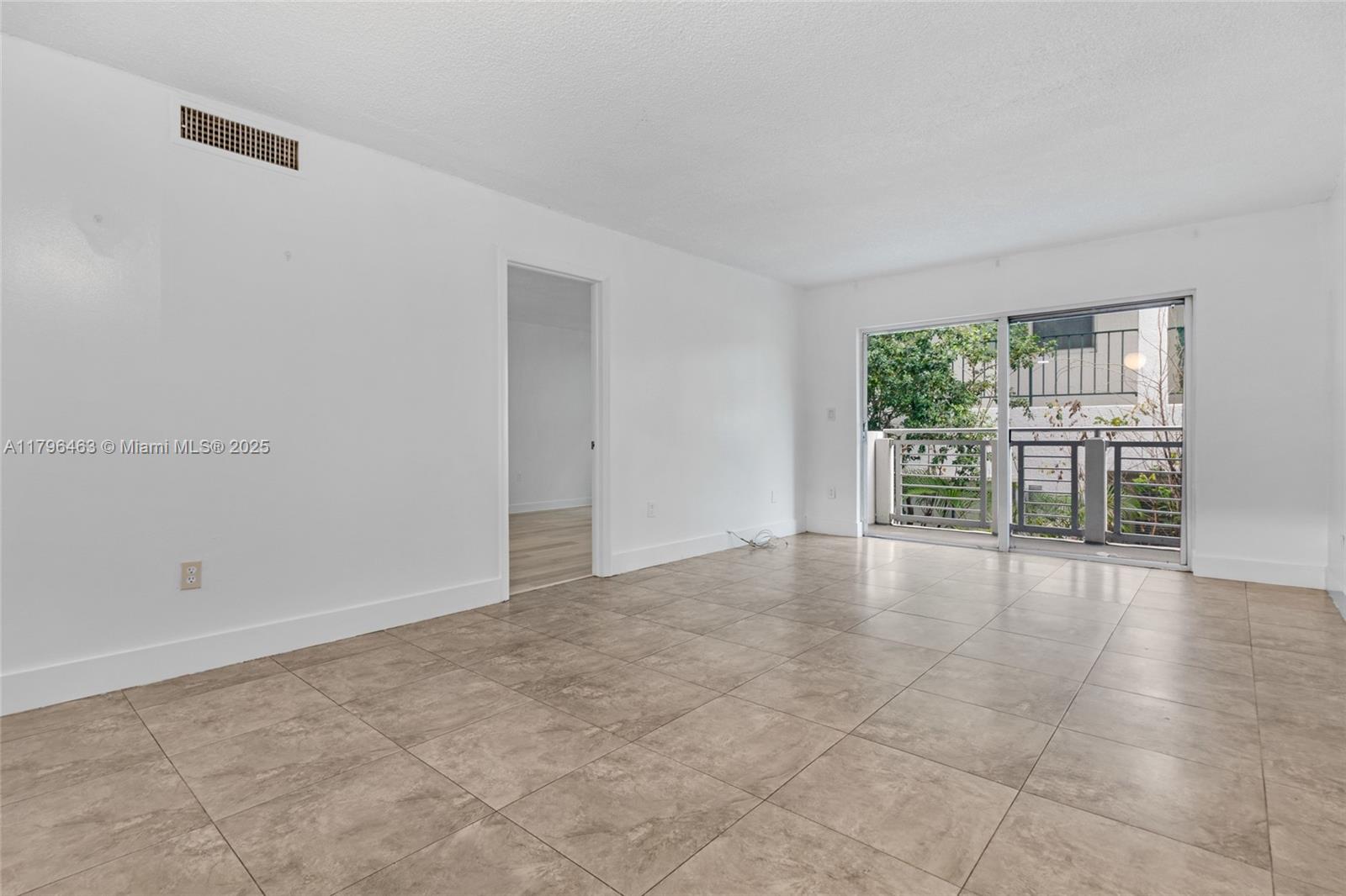 716 Michigan Ave # 204, Miami Beach FL 33139