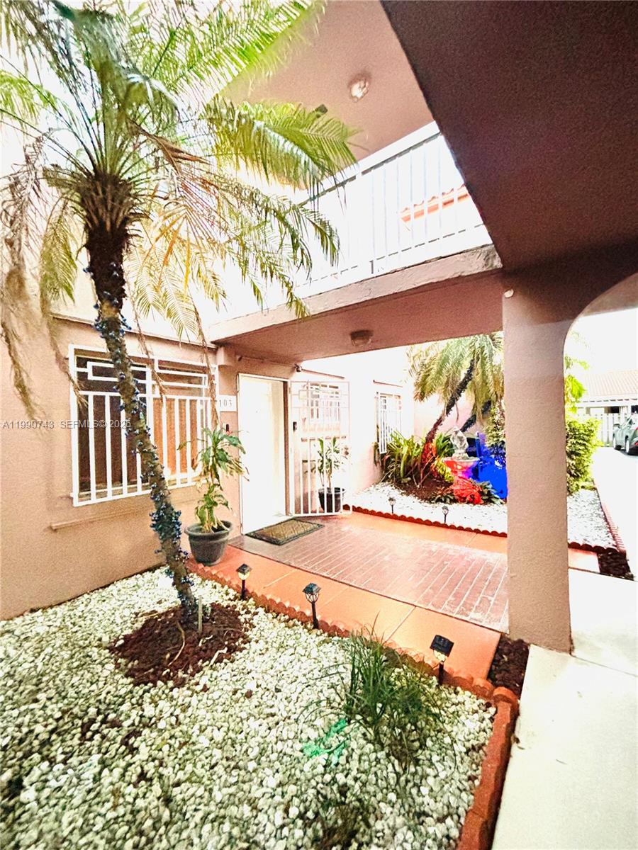 2310 W 74th St # 103, Hialeah FL 33016