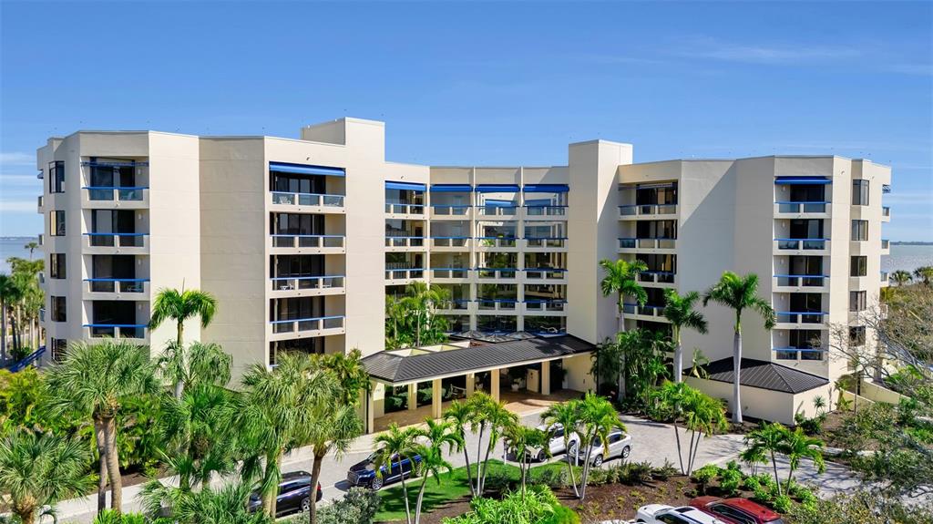 2110 HARBOURSIDE DRIVE UNIT 523