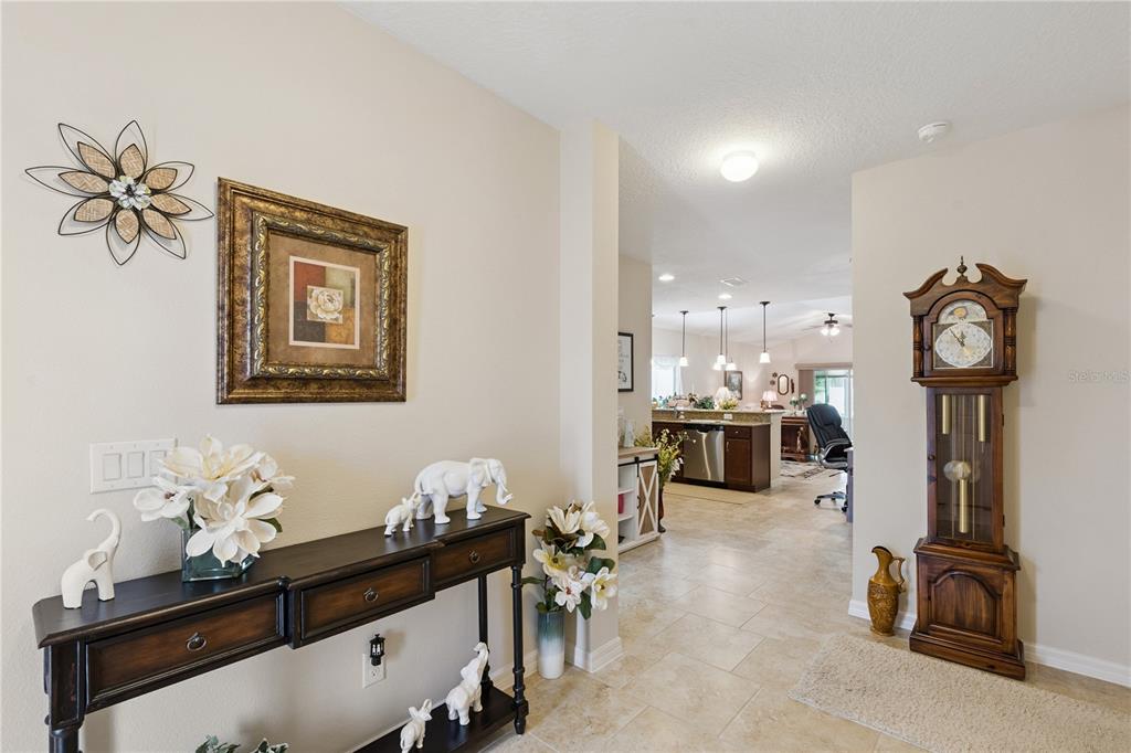 518 CADIZ LOOP, DAVENPORT, FL — photo 4 of 29