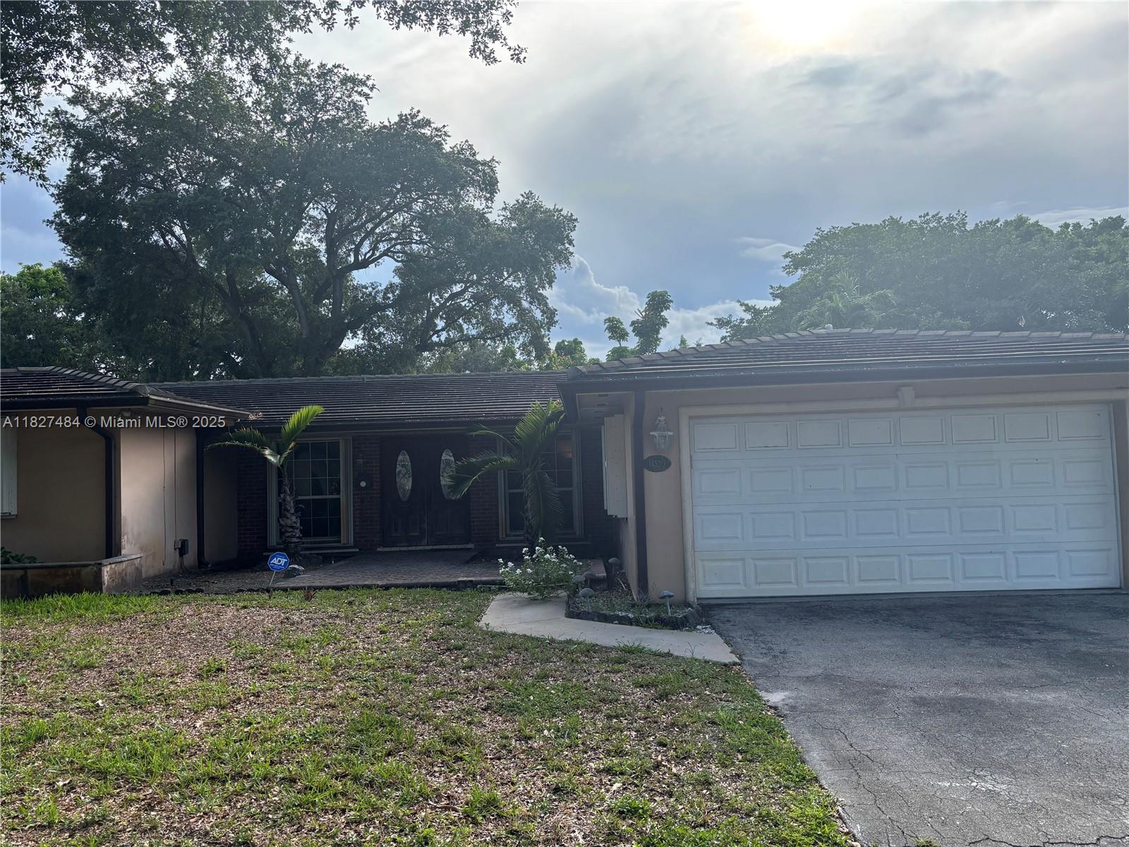 14520 Sabal Dr, Miami Lakes FL 33014
