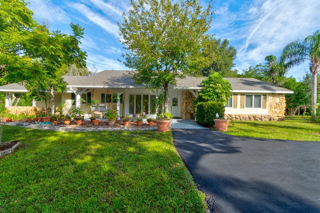 10 GRACIE ROAD