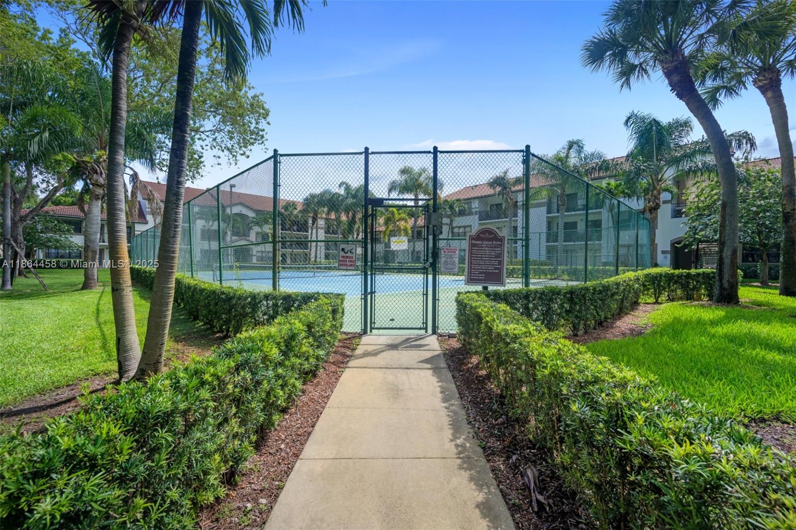 530 S Park Rd # 11, Hollywood FL 33021