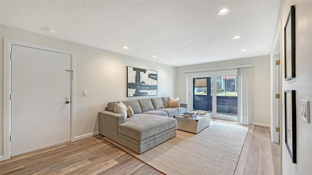 3229 BENEVA ROAD UNIT 101, SARASOTA, FL — photo 3 of 30