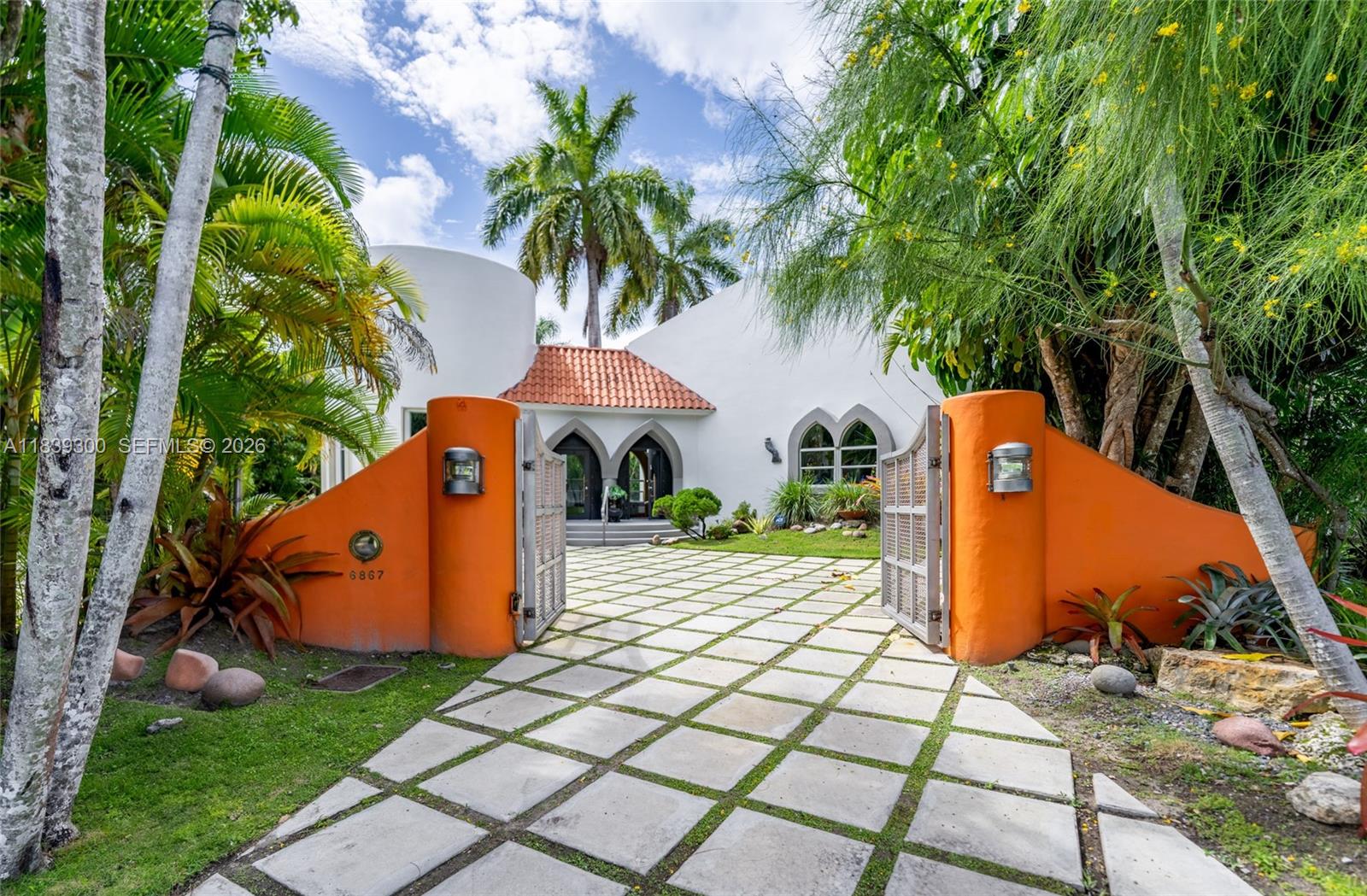 6867 SW 62nd Ter, South Miami FL 33143