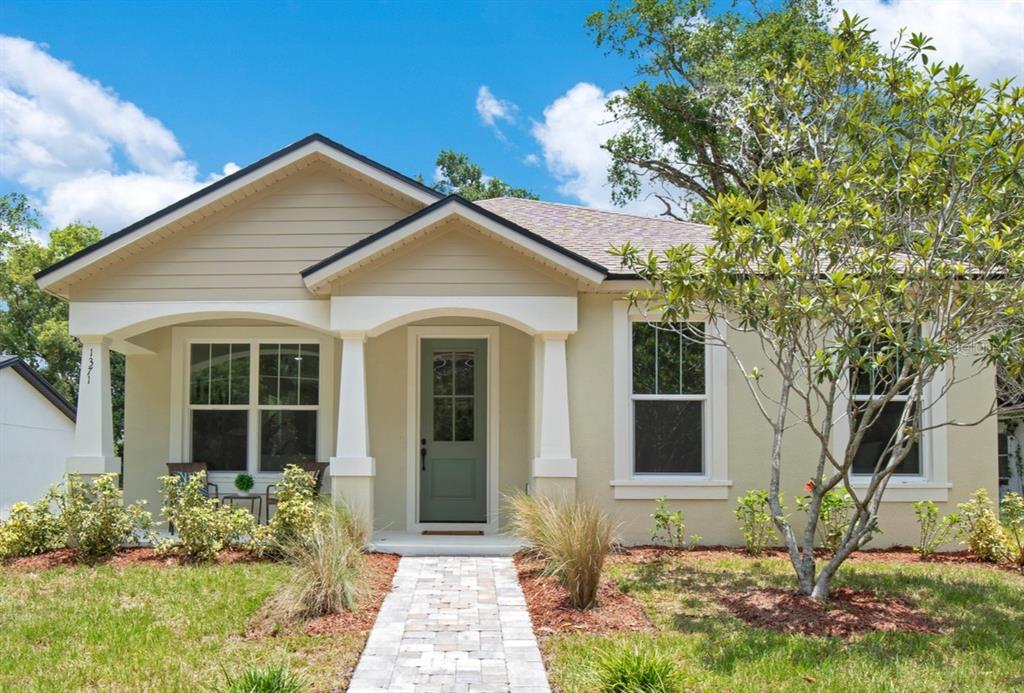 1371 LAKE DRIVE