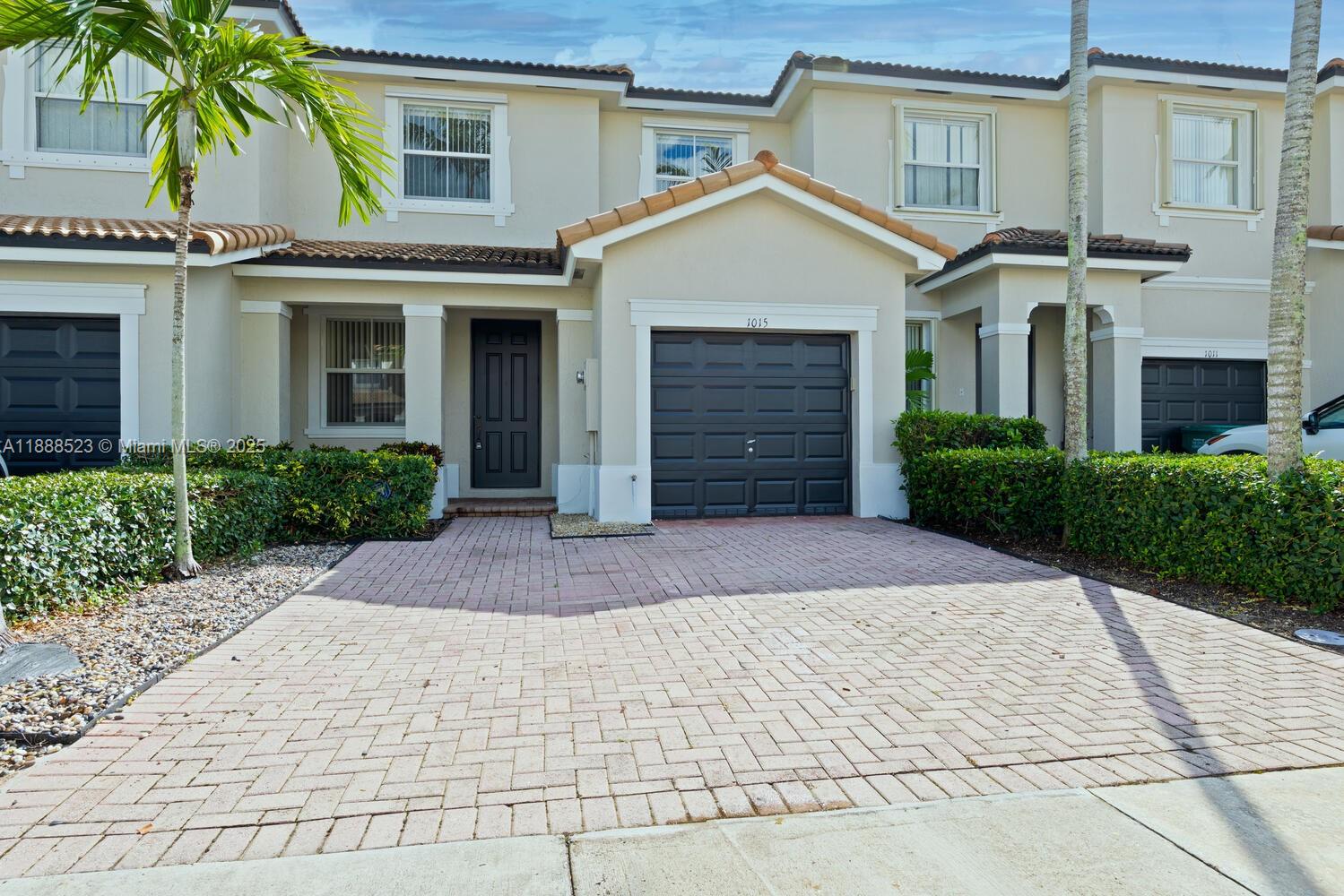 1015 NE 41st Pl, Homestead FL 33033